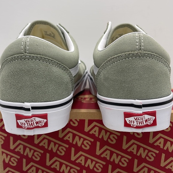 Vans Men’s Old Skool Desert Sage/True White
VN0A38G1U62
Sneakers - Picture 13 of 16